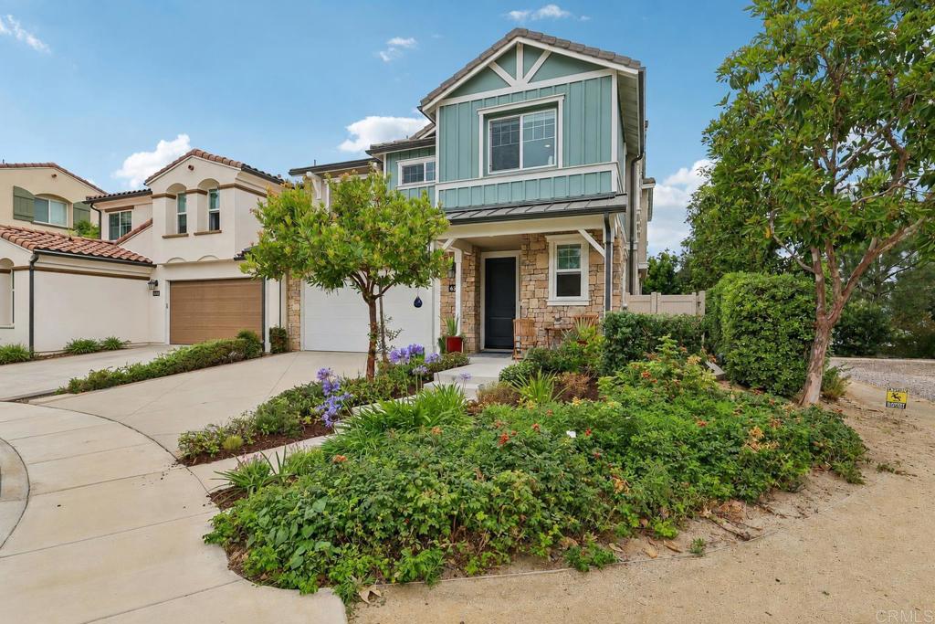 633 Manzanita Ln