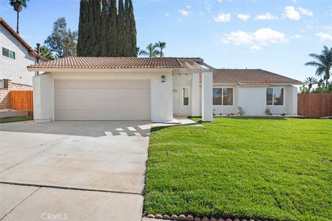 2905 Overland Court Highland CA 92346