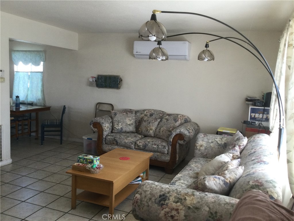 10345 E Palmdale