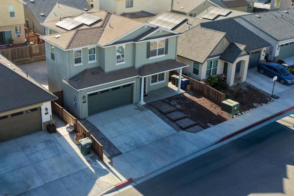 15 Pepper Tree Court