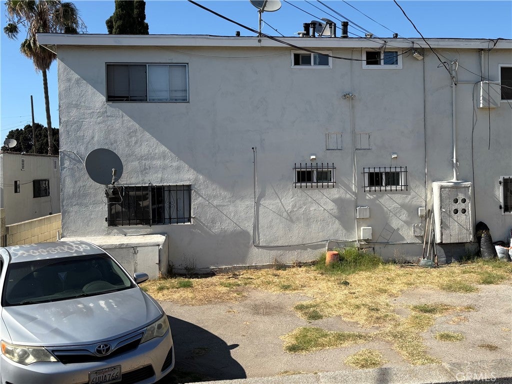 1354 E Wesley