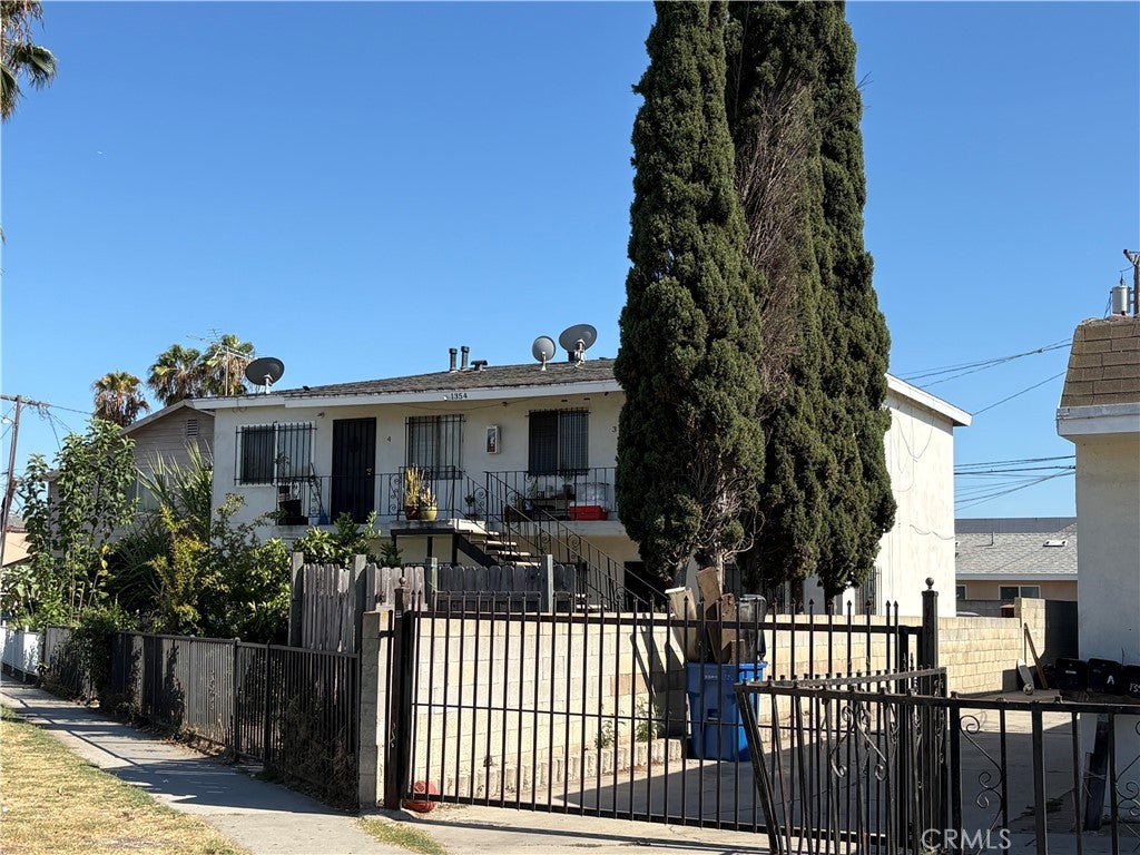 1354 E Wesley