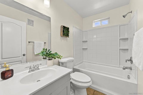 Tiny photo for 3531 Sandcastle Ln LN, San Diego, CA 92110 (MLS # 260025163SD)