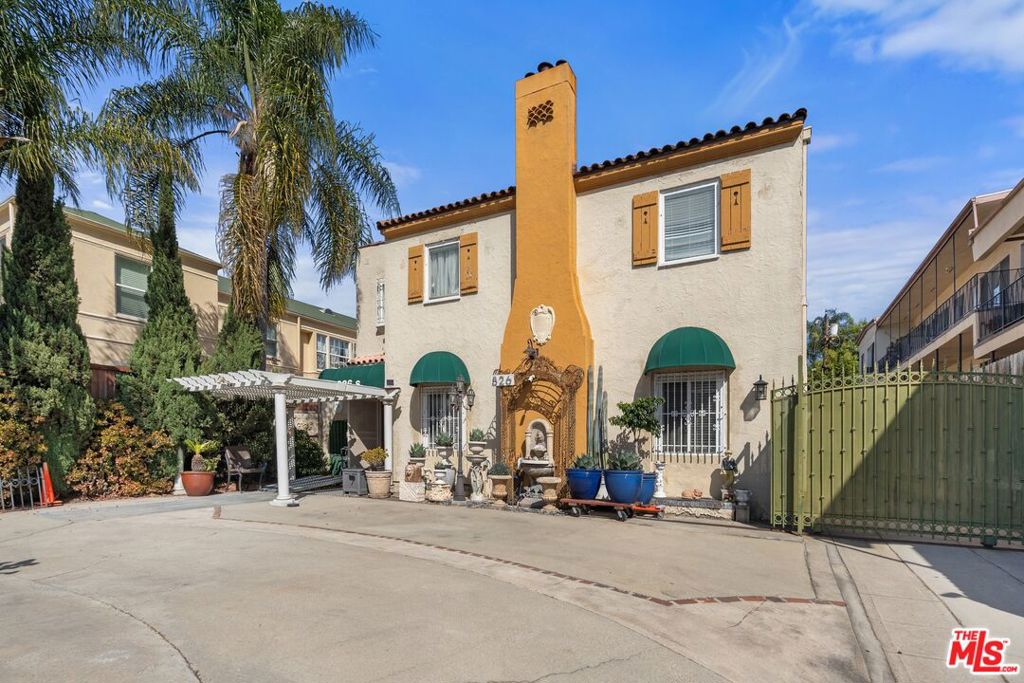 826 Crenshaw Boulevard