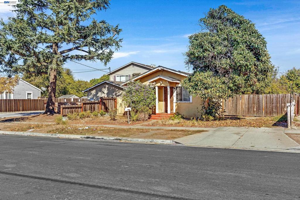 37062 Locust St ST, Newark CA 94560