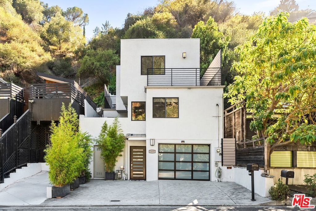 Photo of 1655 N Beverly Glen Boulevard, Los Angeles, CA 90077 (MLS # 26939271)
