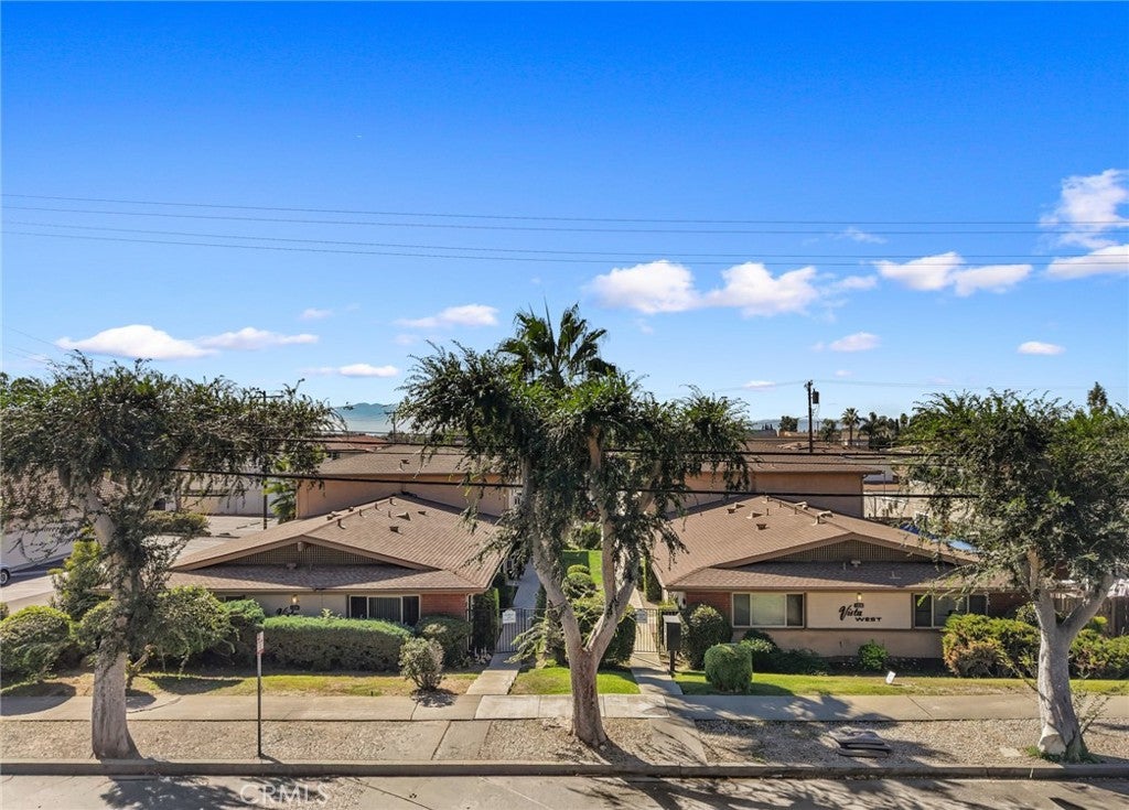 1232 W 11th