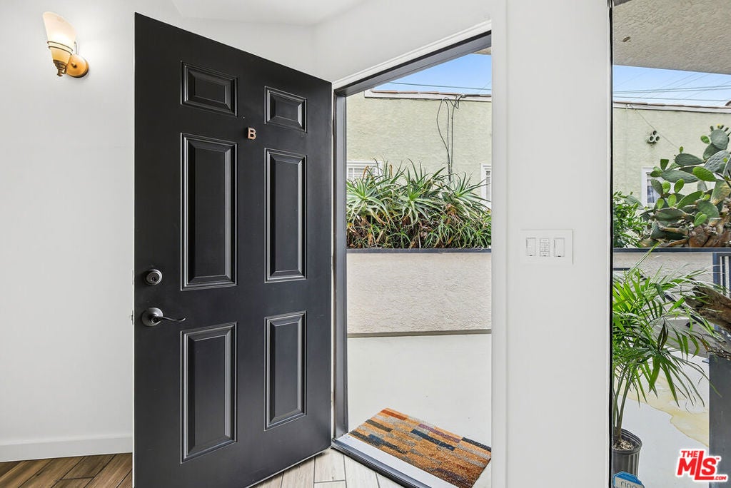 1802 20th Street B, Santa Monica CA 90404
