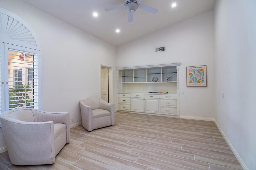 Avondale Country Clu - Residential