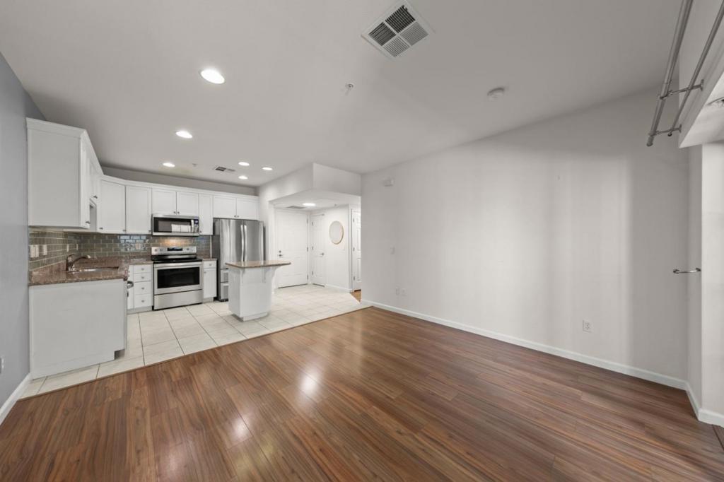 88 N Jackson Avenue 114
