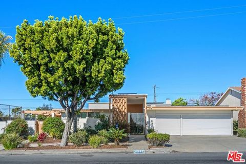 5435 W 64th Street Los Angeles CA 90056