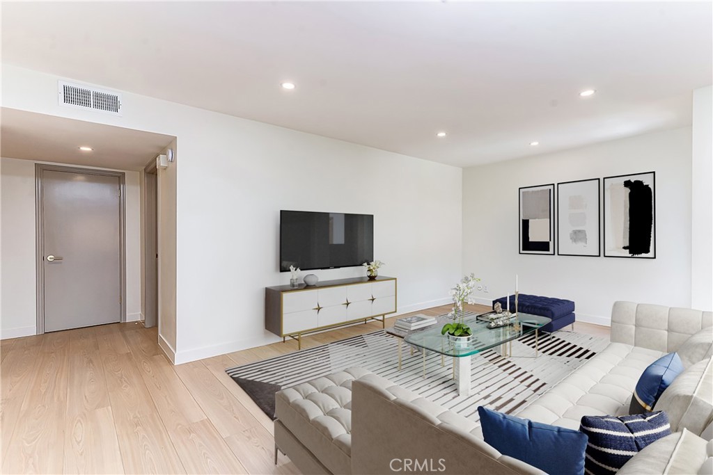 Properties 2 6752 Hillpark Drive 301