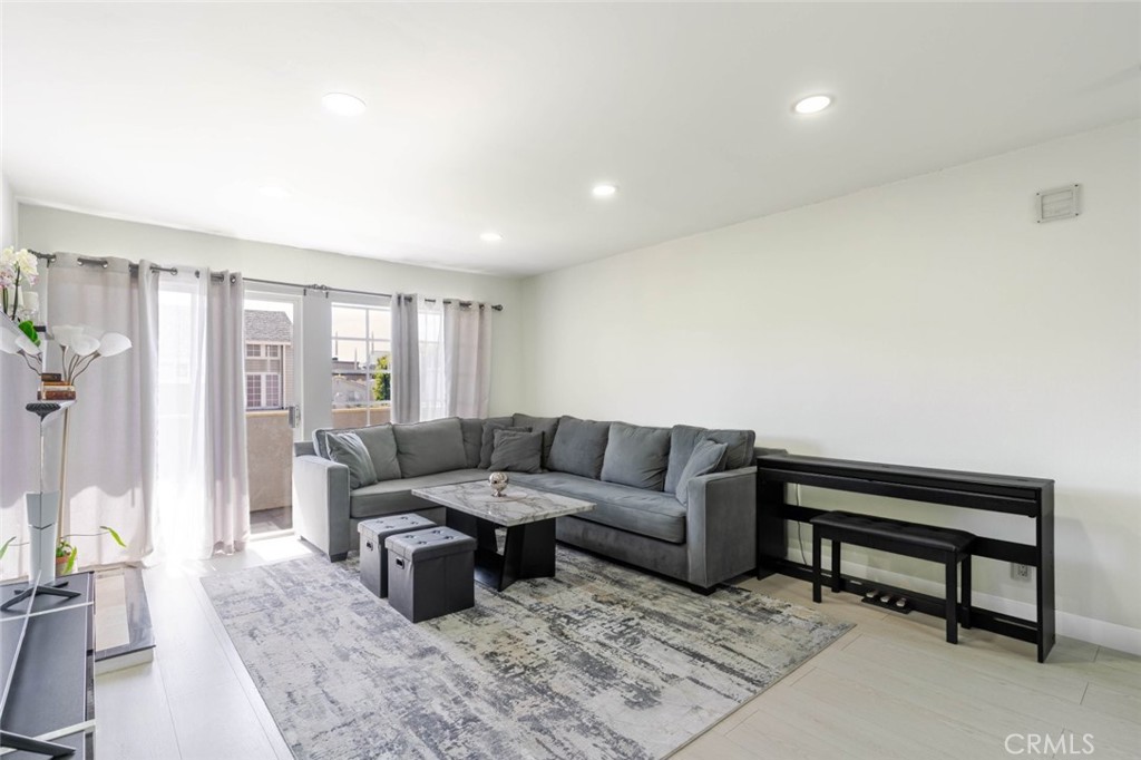 20235 Keswick Street 212