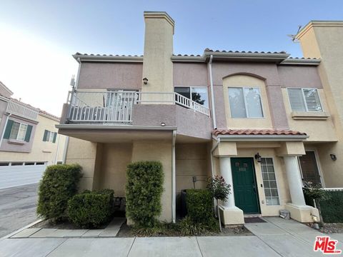 Photo of 18102 Flynn Drive #4601, Canyon Country, CA 91387 (MLS # 26832041)