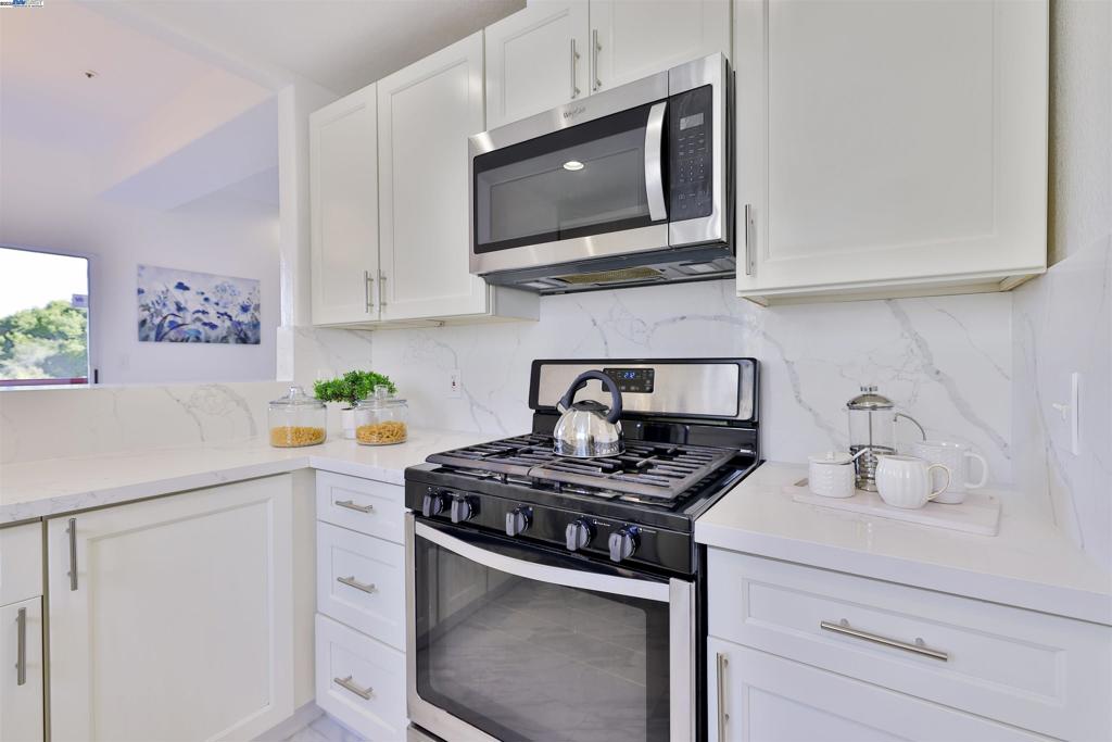 HAYWARD HILLS - Residential