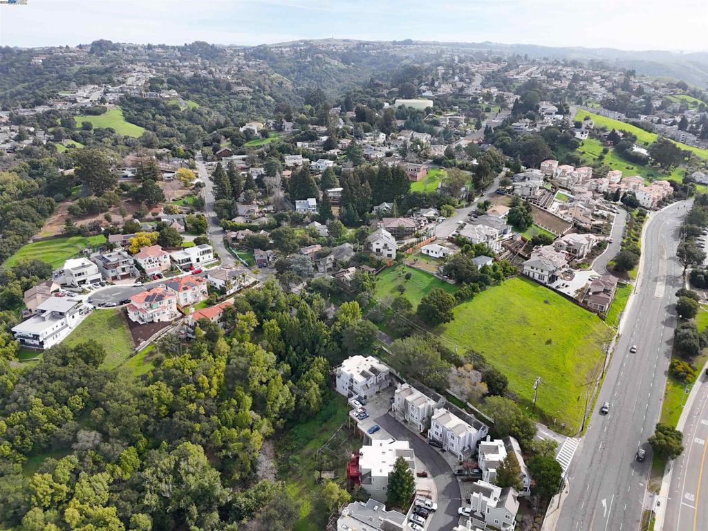 HAYWARD HILLS - Residential