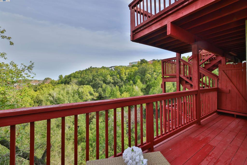 HAYWARD HILLS - Residential