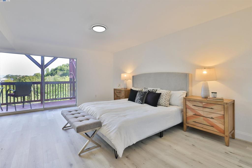 HAYWARD HILLS - Residential