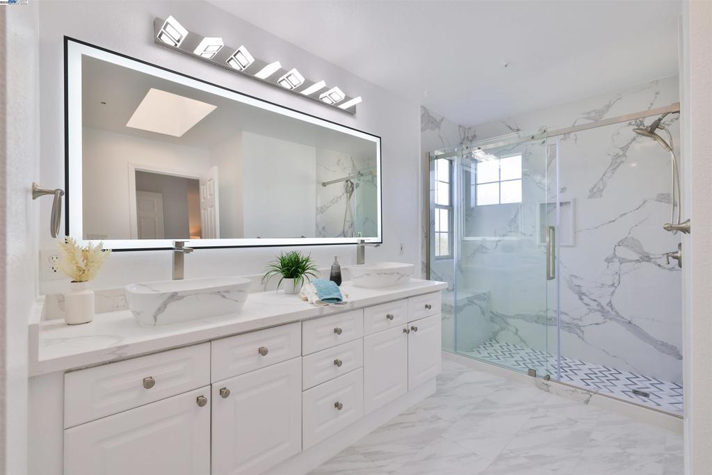 HAYWARD HILLS - Residential