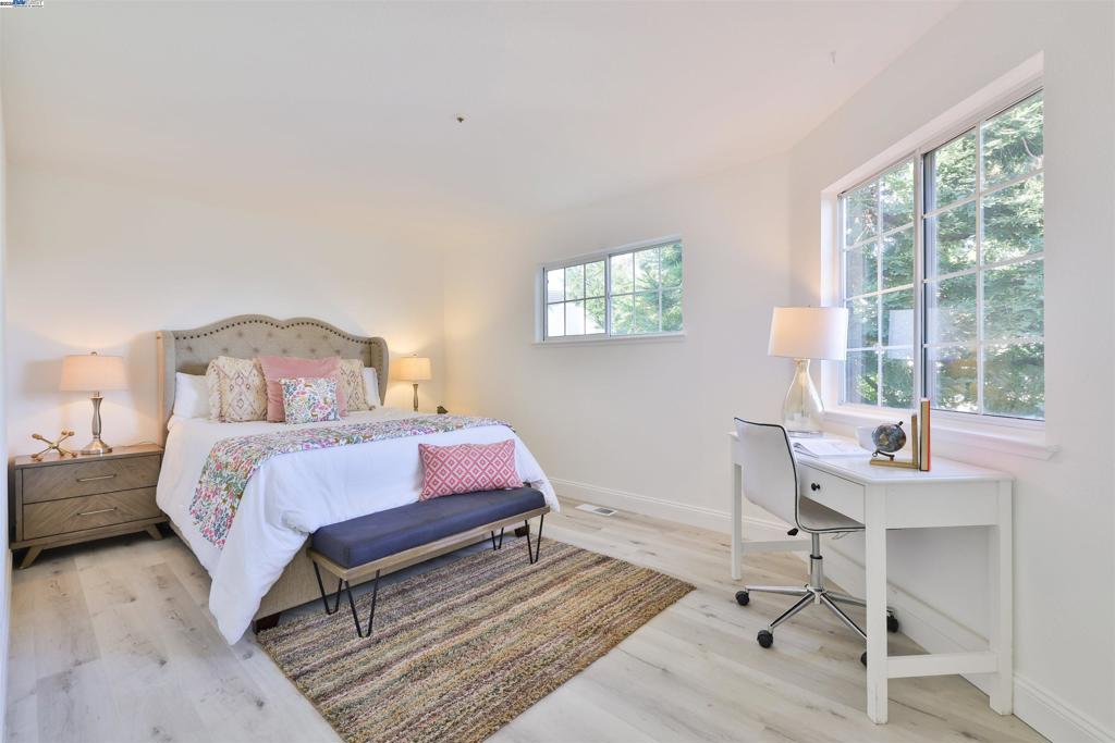 HAYWARD HILLS - Residential