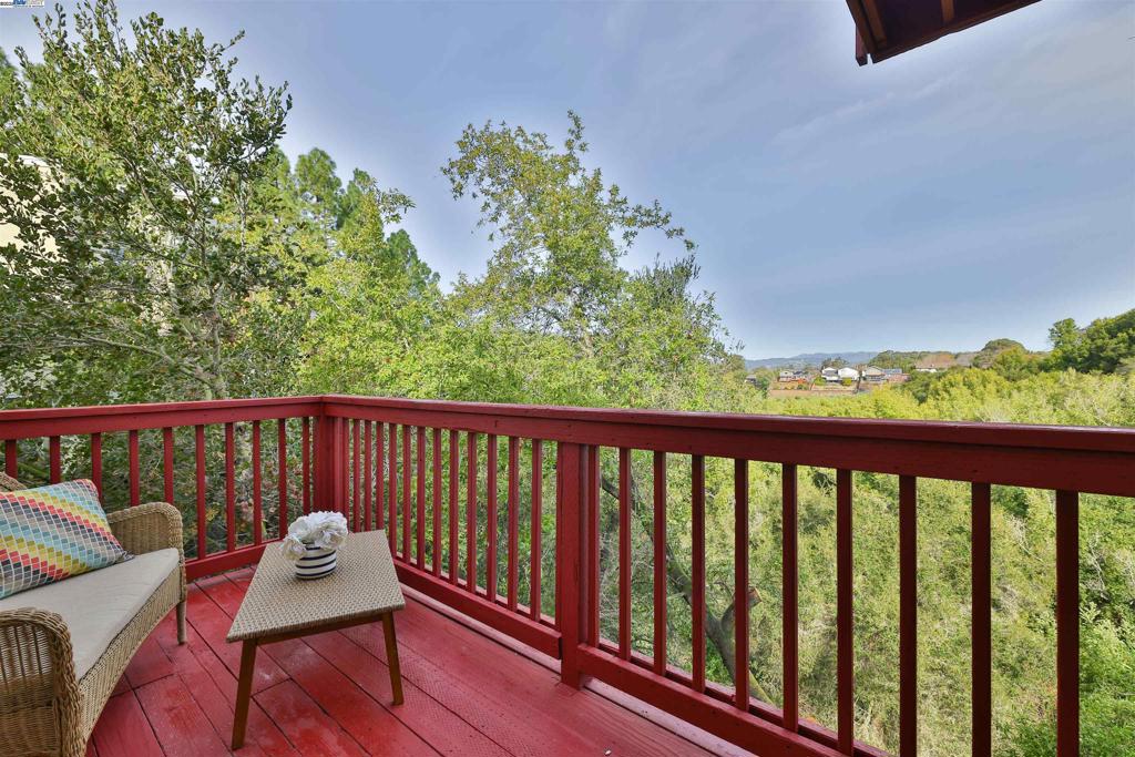 HAYWARD HILLS - Residential