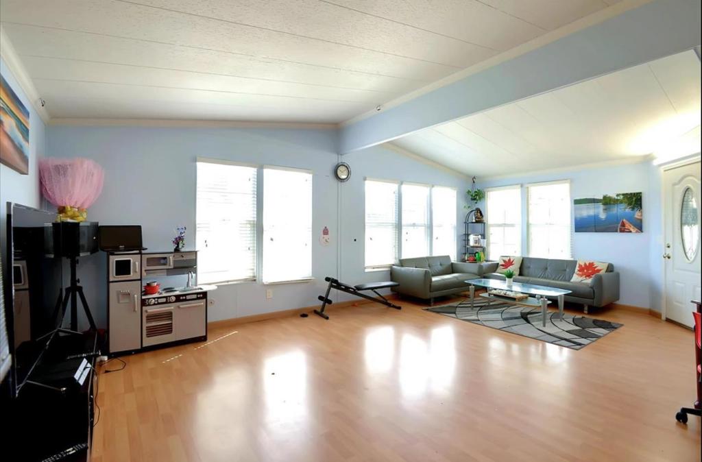 401 Chateau La Salle