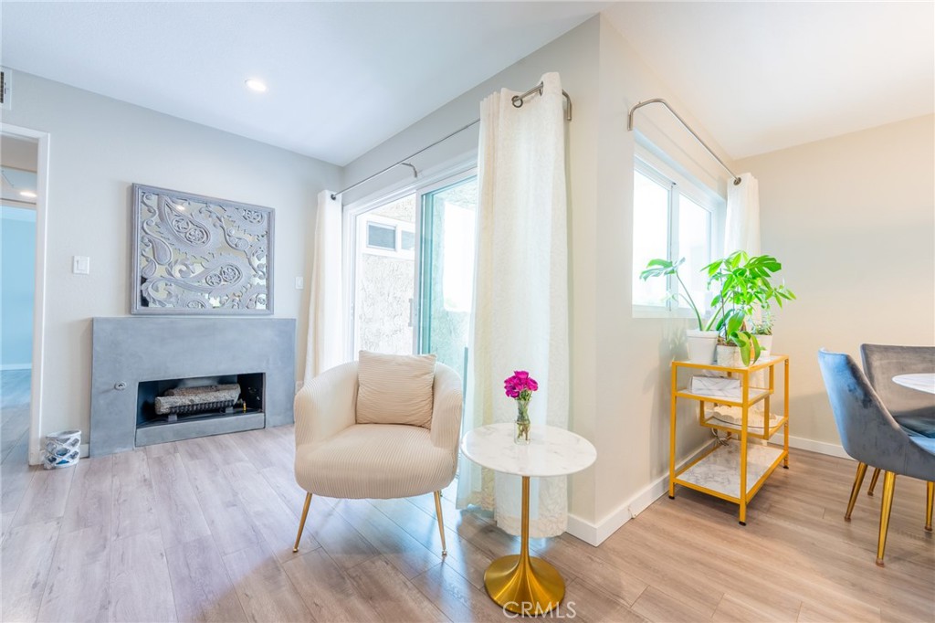 Properties 3 1339 N Columbus Avenue 214