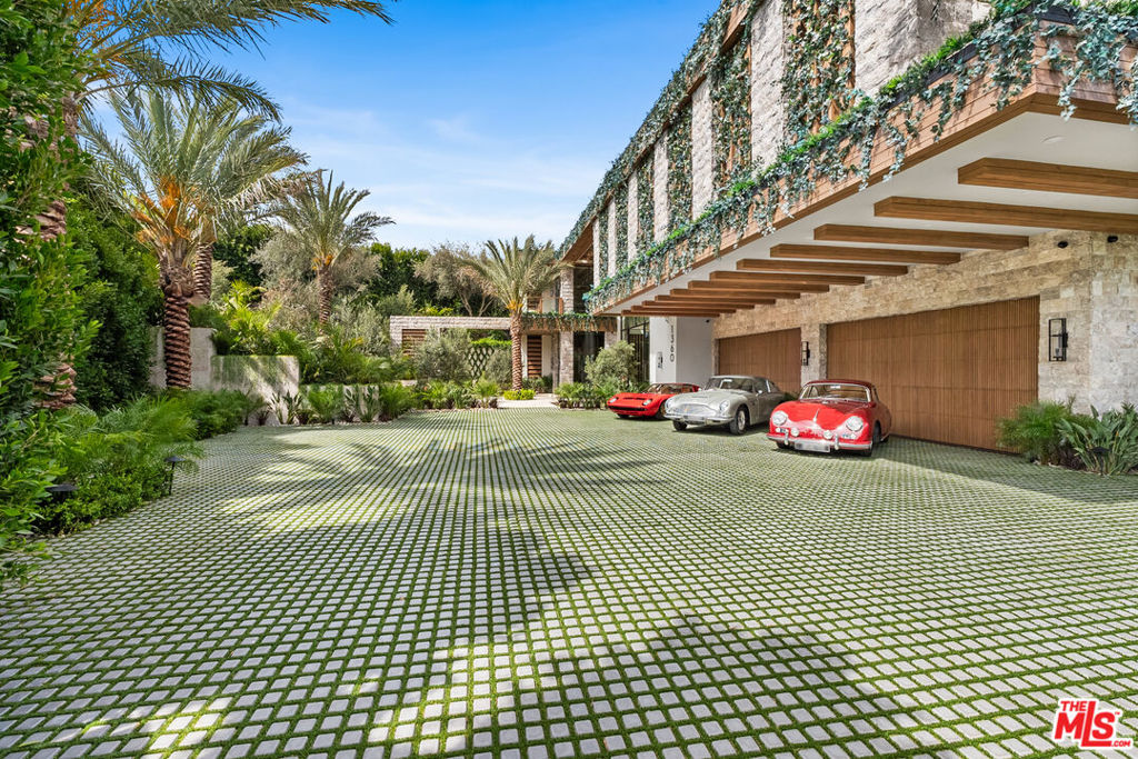 Photo 1 of 48 — 1360 Laurel Way, Beverly Hills, CA 90210