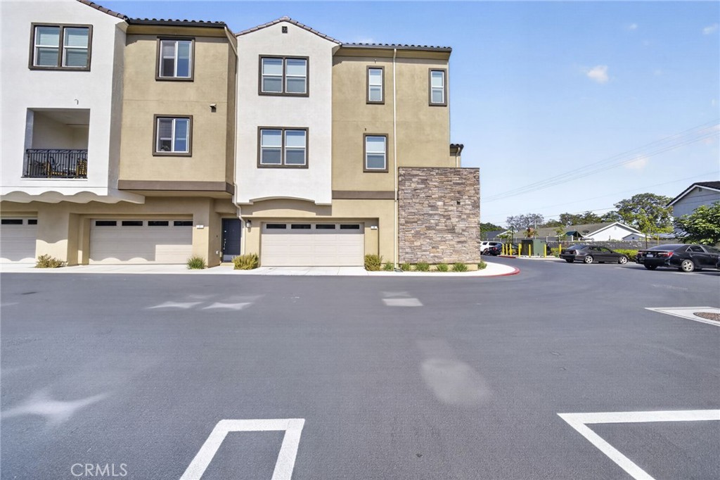 2410 E Agave Street 9
