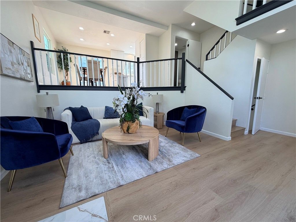 Photo of 1925 E Washington Blvd #1, Pasadena, CA 91104 (MLS # GD26082238)
