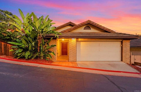 Photo of 2038 Woodland GLN, Escondido, CA 92027 (MLS # PTP2604429)