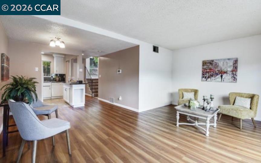 58 Meadowbrook Ave