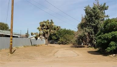 Prime Lot in Hesperia – Ready for Development!
Don't miss this great opportunity to own a well-located parcel in the growing city of Hesperia. Featuring flat, buildable topography and situated in a well-established neighborhood, this lot offers convenient access to nearby schools, shopping centers, and essential services.
Please note: This property is under the minimum square footage requirement for septic systems and will require a connection to the city sewer. Buyer to verify availability of all utilities with the City of Hesperia.
