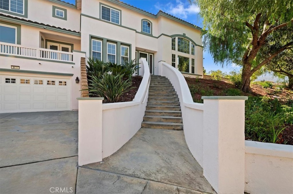 975 Manor Way
