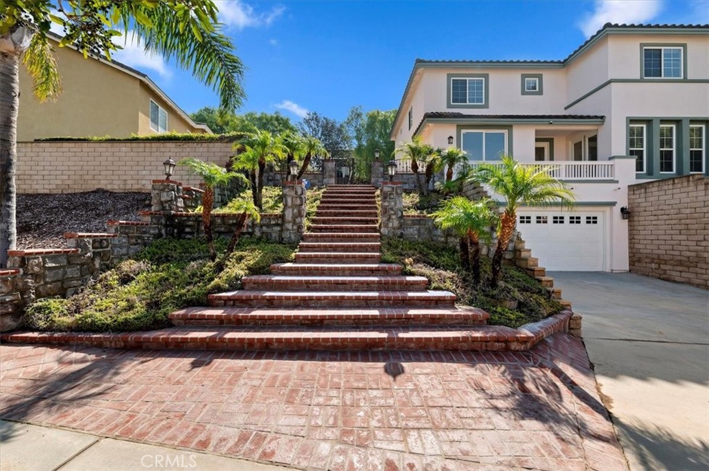975 Manor Way