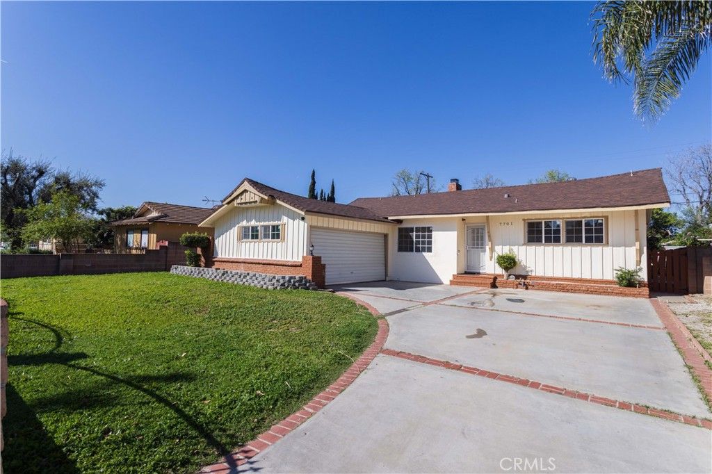 Photo of 7701 Orion Avenue, Van Nuys, CA 91406 (MLS # SR26009067)