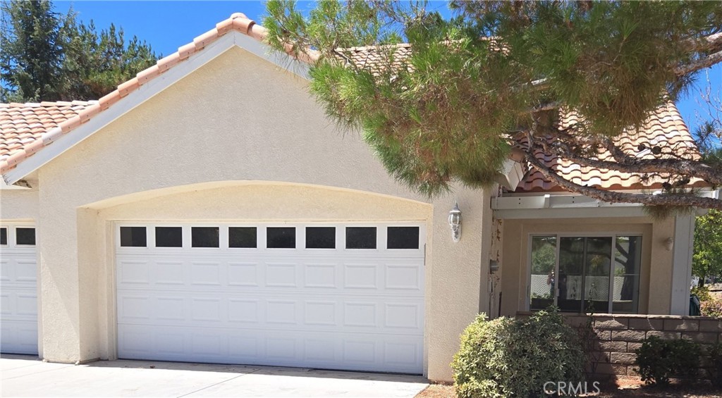 Golf Course Living At Its Finest!
Welcome To The Highly Sought-After Jess Ranch 55+ Wyndham Rose Community, Where Lifestyle Meets Convenience. This Charming 2-Bedroom, 2-Bathroom Home Sits Right At The End Of The Golf Course, Offering Peaceful Views And A Serene Setting.
With A Little TLC, This Cozy Retreat Can Truly Become Your Dream Home. The Floor Plan Strikes The Perfect Balance Between Comfort And Easy Living, Making It Ideal For Those Who Value Both Functionality And Low Maintenance. Step Outside To The Alum Wood Patio Covers—Perfect For Morning Coffee, Afternoon Reading, Or Simply Soaking In The Tranquil Surroundings.
This Is More Than Just A Home; It’s An Opportunity To Design The Lifestyle You’ve Been Waiting For In A Welcoming And Vibrant 55+ Community. Don’t Miss Your Chance To Enjoy Comfort, Leisure, And A Beautiful Location. Schedule Your Private Tour Today!
