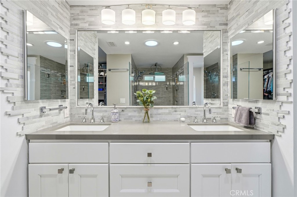 Las Vivendas - Residential