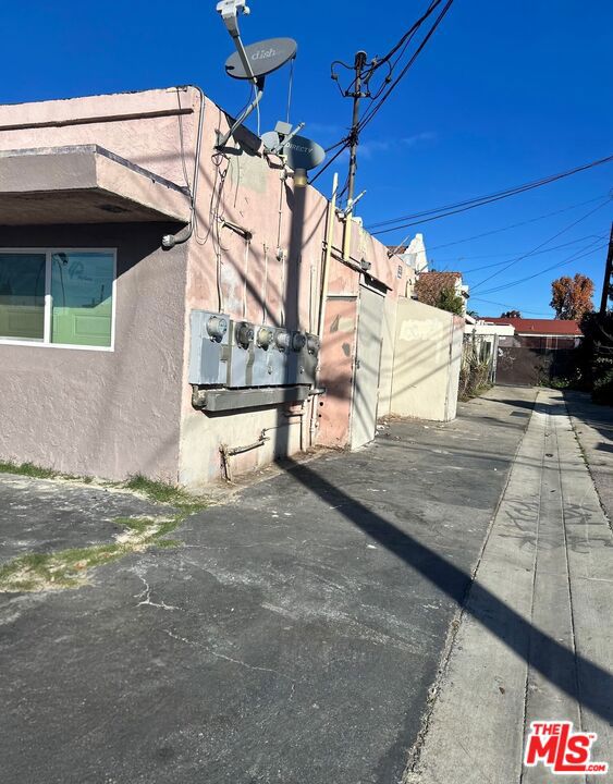 552 N San Antonio Avenue