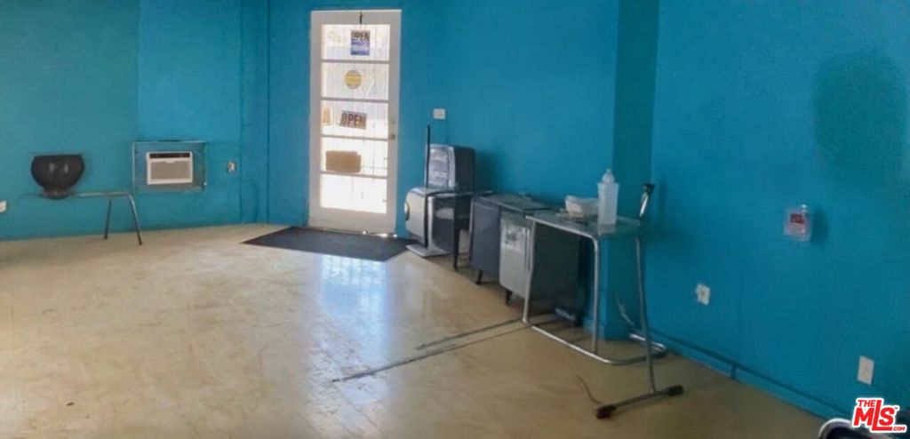 552 N San Antonio Avenue