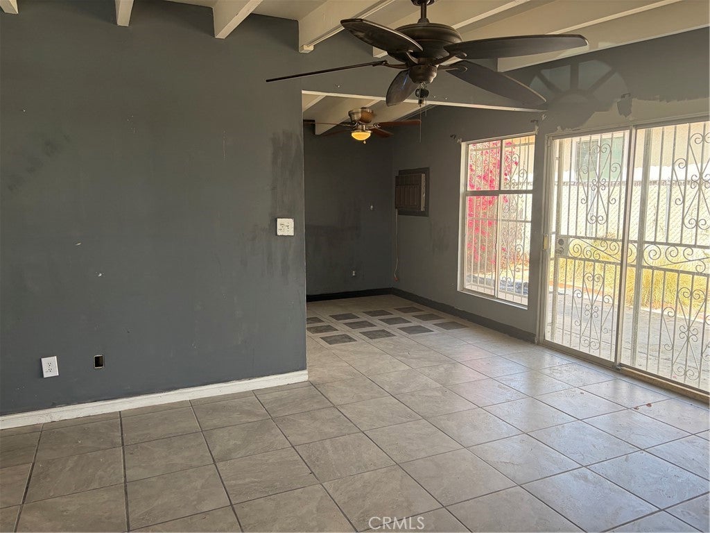68150 Calle Blanco