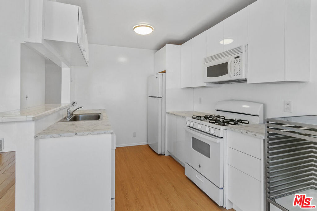Properties 3 1204 Bay Street #C