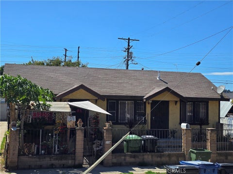 Photo of 634 Romulo Street, Los Angeles, CA 90065 (MLS # SR26199053)