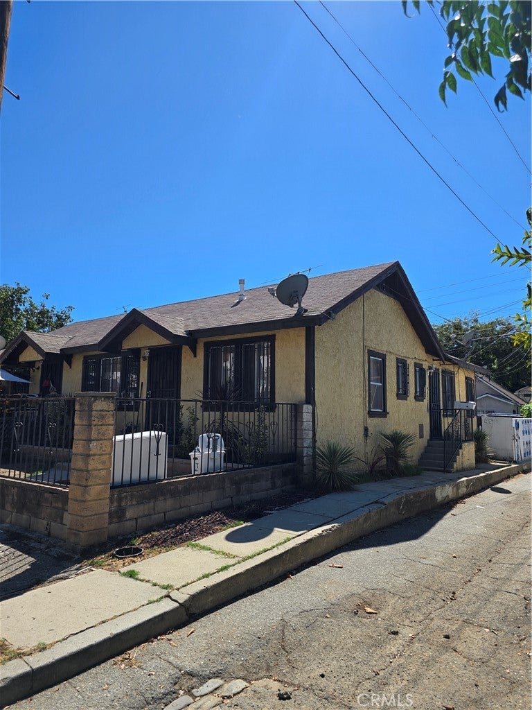 634 Romulo Street