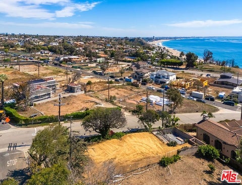 Photo of 17000 Bollinger Drive, Pacific Palisades, CA 90272 (MLS # 26104565)