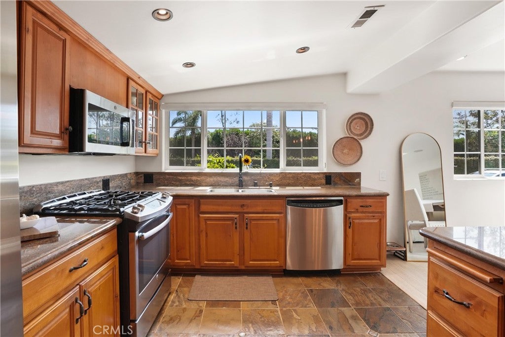 142 Liberty, Newport Beach CA 92660 - Photo 15