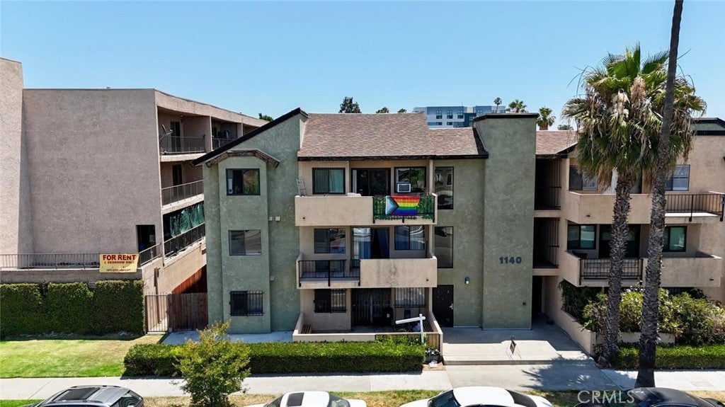 1140 Pacific AVE