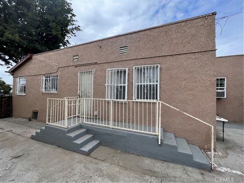 Photo of 913 E 87th Street, Los Angeles, CA 90002 (MLS # IV23149425)