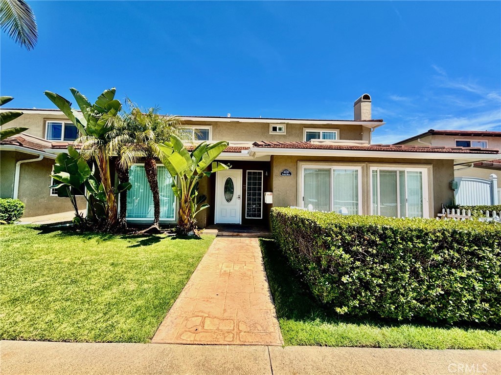 This 5-bedroom 3 bath extremely large two-story home includes large bedrooms with an additional bonus room for an office or an extra bedroom. The unit has a private enclosed yard area, full size washer/dryer hook ups, 2 fireplaces, travertine floors, crown molding throughout, granite countertops in the bathrooms and kitchens, and stainless-steel appliances, including refrigerator. This home includes all of the finishes of a high-end designer home.