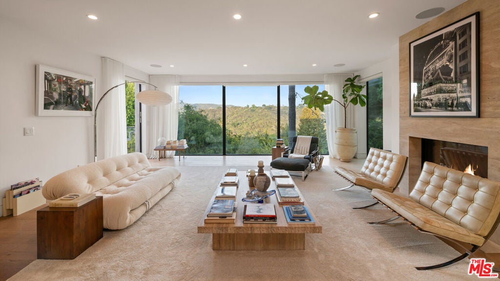 1552 Bel Air Road